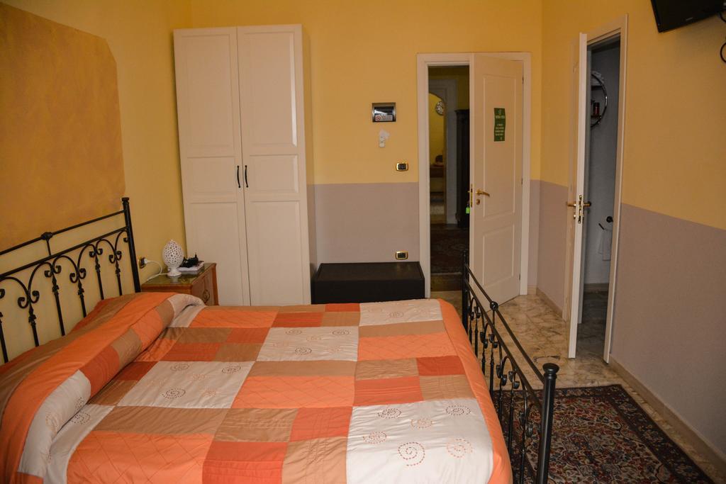 B&B Le Colonne Brindisi Exterior photo